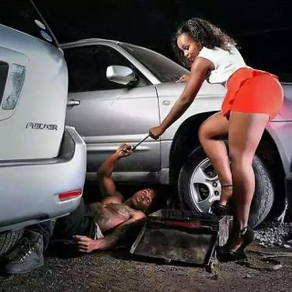 Over-excited groom-to-be turns mechanic in his pre-wedding photo